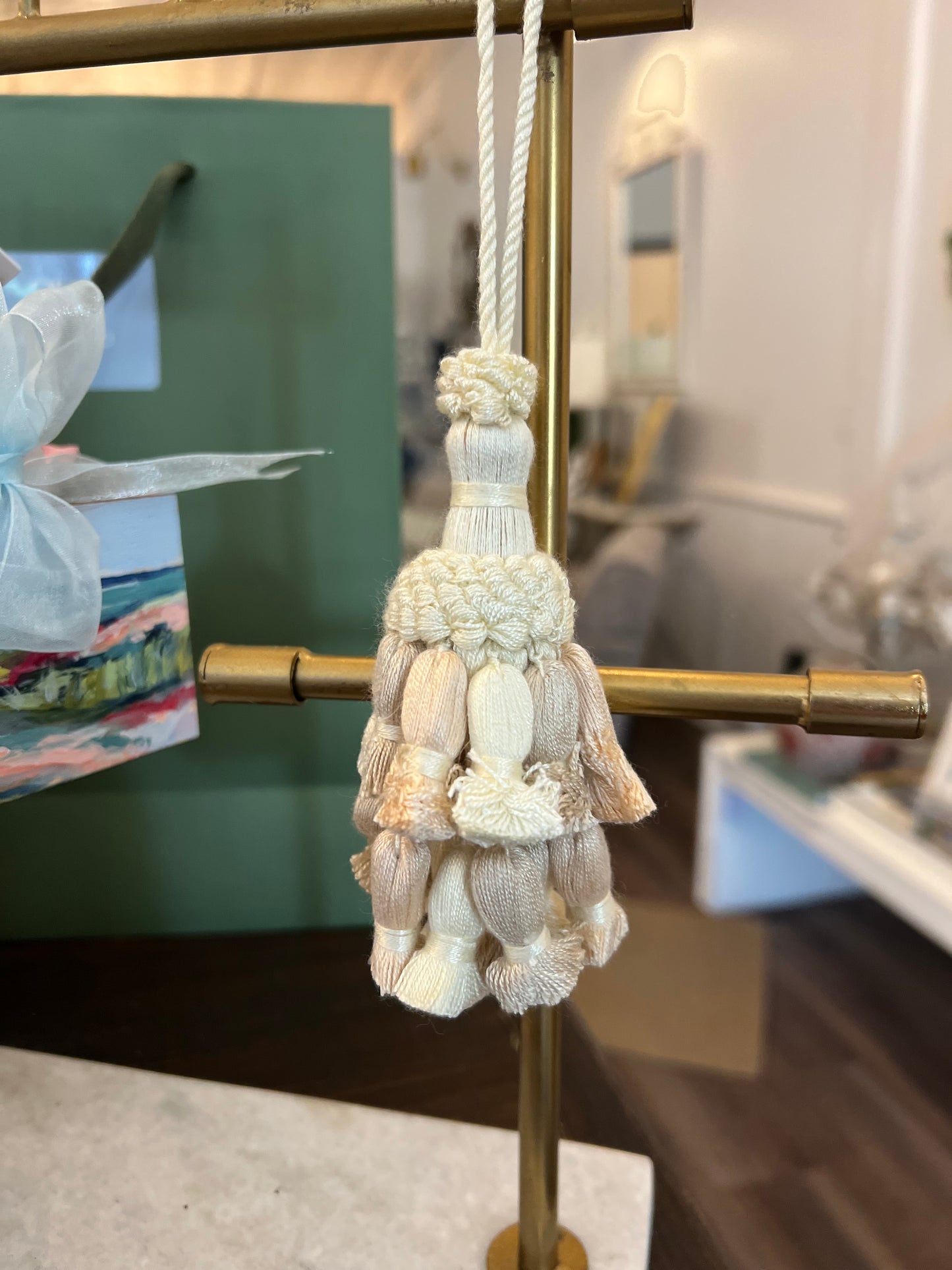 Small Italian Cluster Tassel