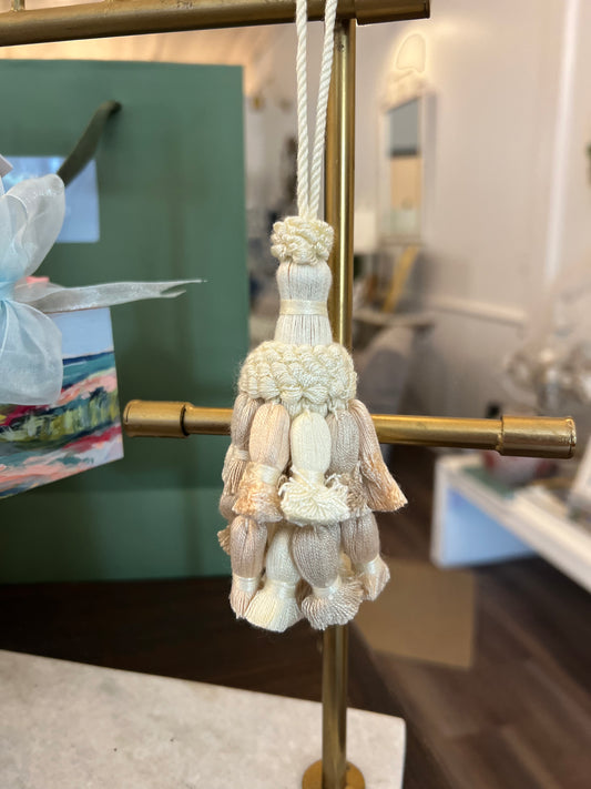 Small Italian Cluster Tassel